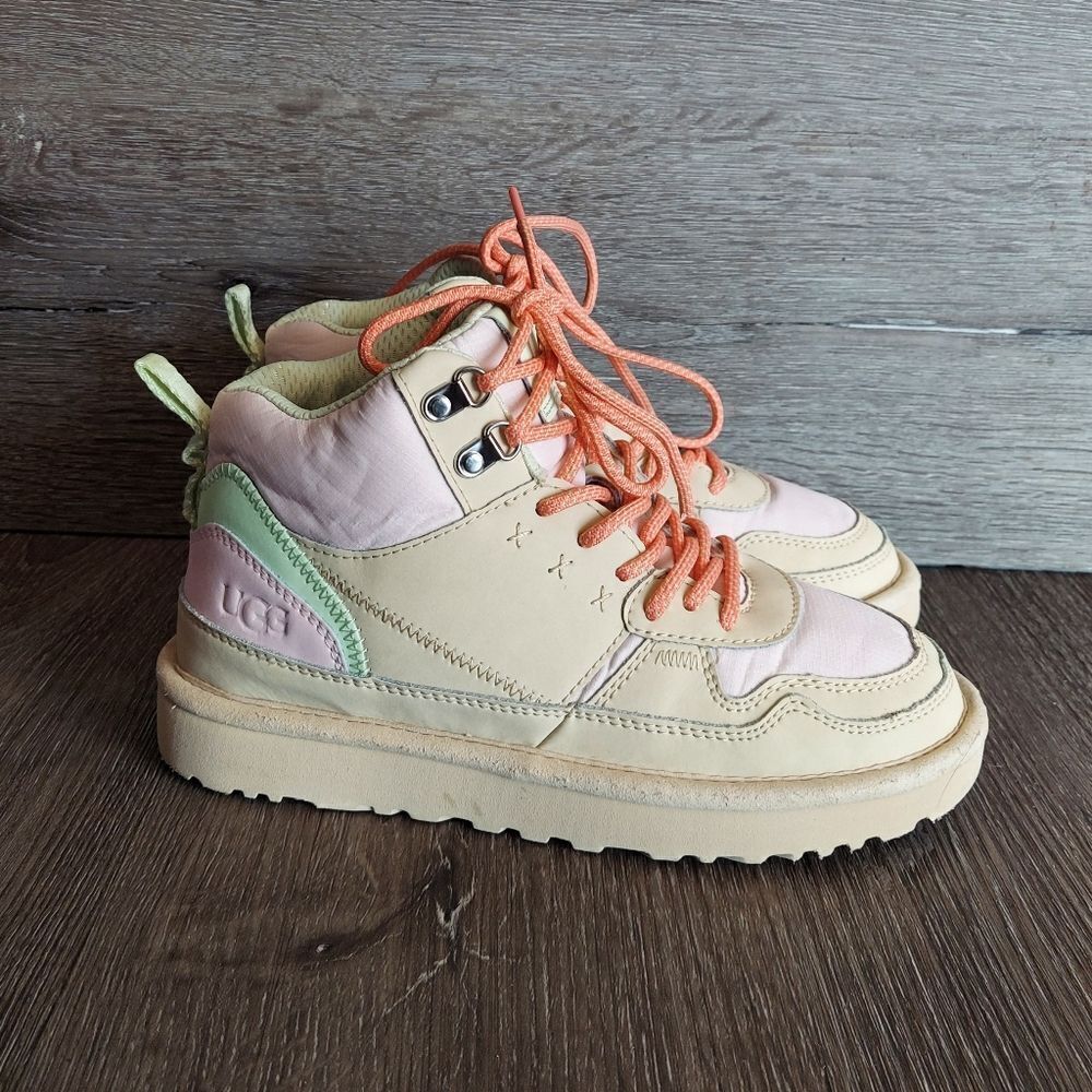 Womens UGG Highland Hi Heritage Sneaker Size 6